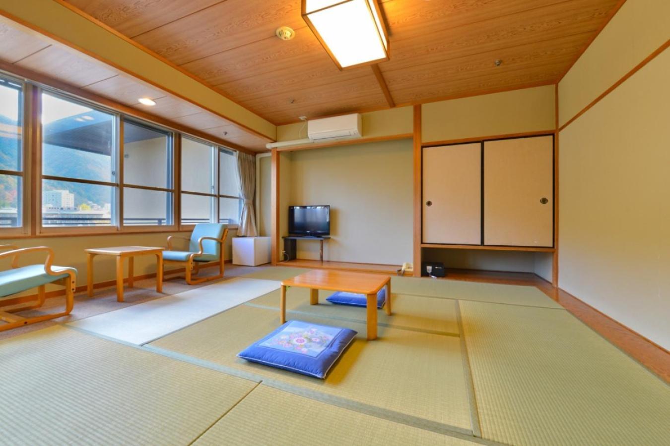 Hotel Ooedo Onsen Monogatari Shinshu Kakeyu Ueda Habitación foto