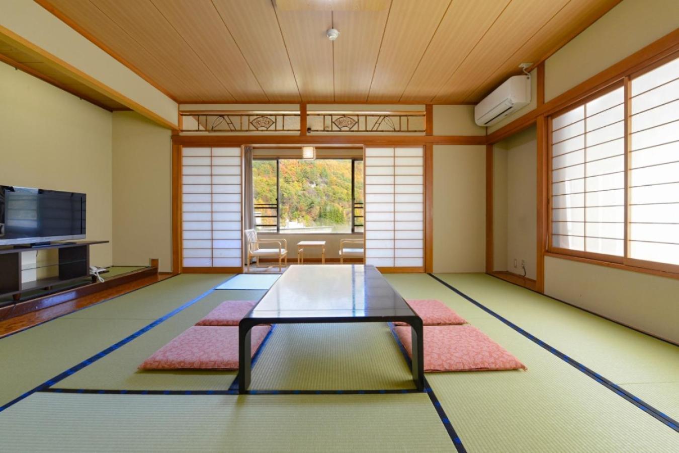 Hotel Ooedo Onsen Monogatari Shinshu Kakeyu Ueda Habitación foto
